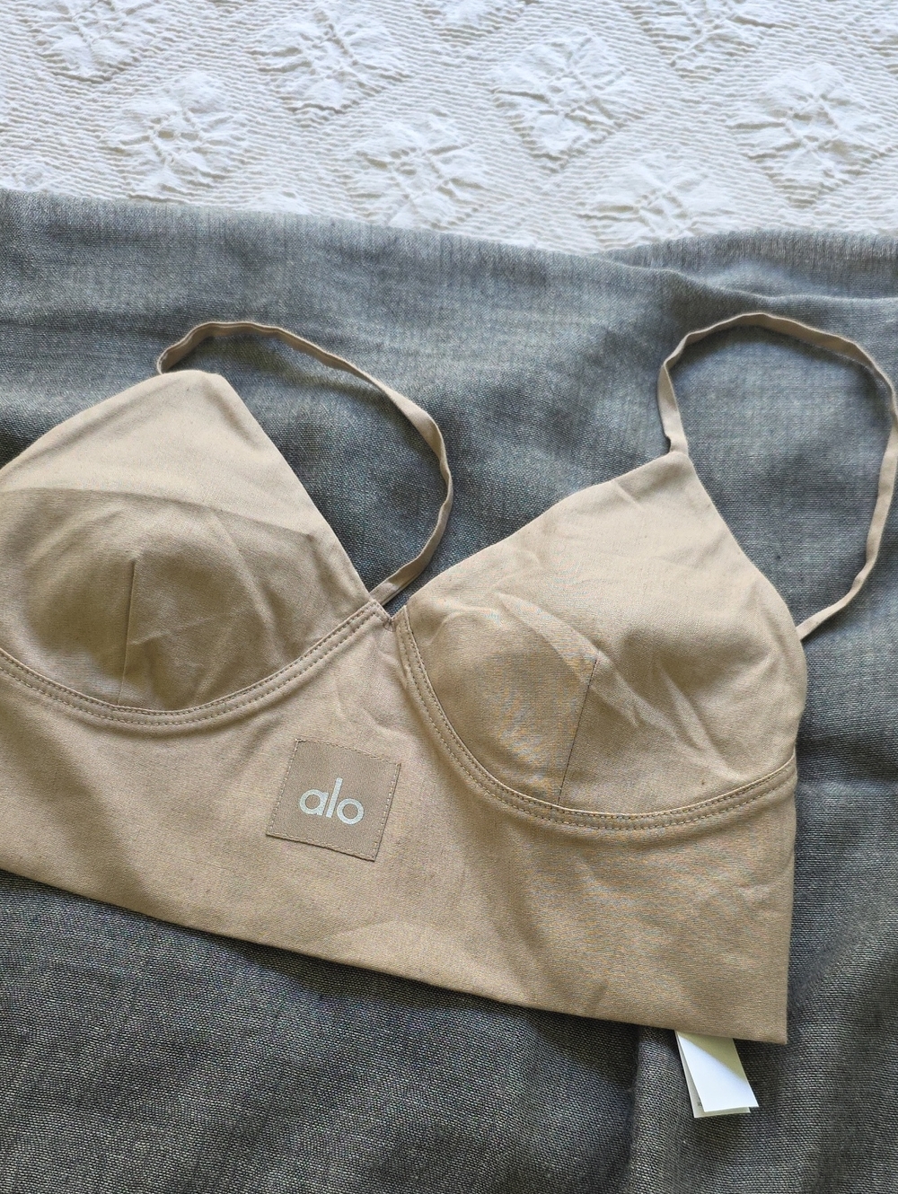 ALO Yoga Beige Bralette - Light Beige Soft Cup